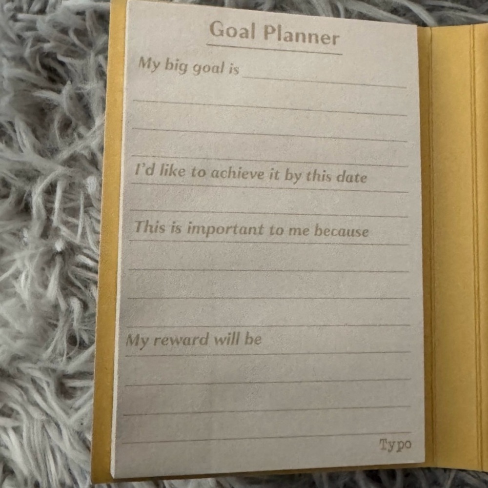 2 Magnetic Sticky Note Sets - Picture 8 of 9